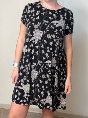 Old Navy Black White Floral Short-Sleeve Swing Dress